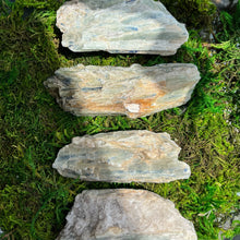 Load image into Gallery viewer, Large Green Kyanite Blade with Streaks of Blue Kyanite