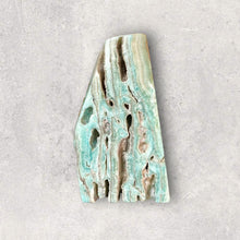 Load image into Gallery viewer, Caribbean Calcite Standing Form - BESPELL & CO.