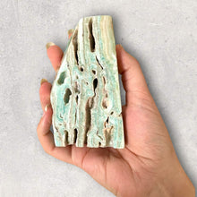 Load image into Gallery viewer, Caribbean Calcite Standing Form - BESPELL & CO.
