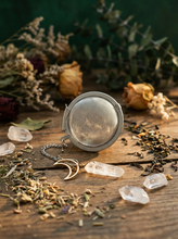 Load image into Gallery viewer, Quartz Crystal Tea Infuser