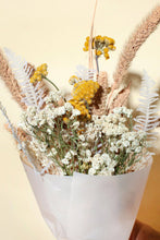 Load image into Gallery viewer, Peaches &amp; Cream Bouquet Petite