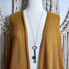 Load image into Gallery viewer, Raw Crystal Vintage Skeleton Key Necklace Pendant