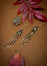 Load image into Gallery viewer, Temple Serpent Earrings