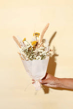 Load image into Gallery viewer, Peaches &amp; Cream Bouquet Petite