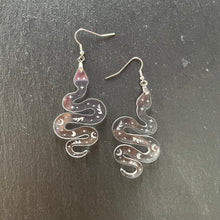 Load image into Gallery viewer, Engraved Snake Earrings